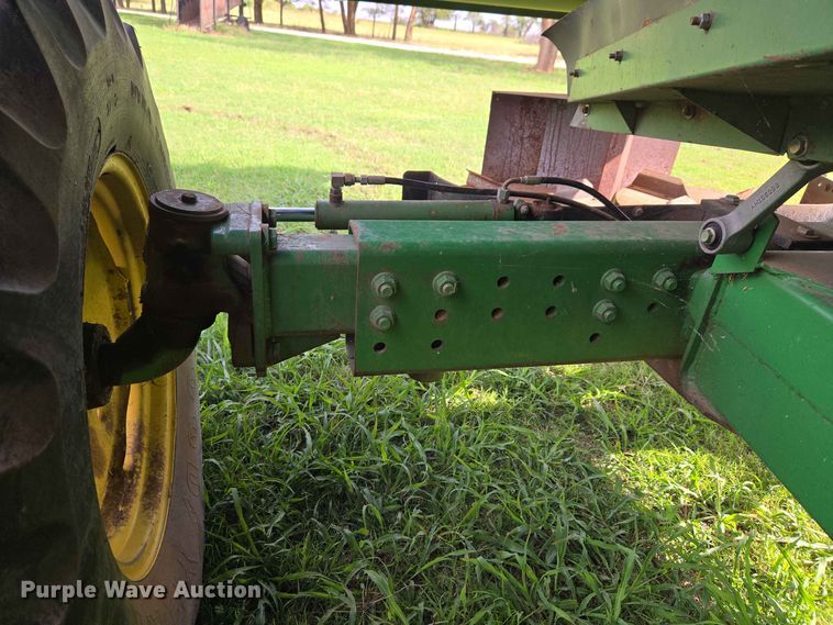 image for item EW8508 1994 John Deere 9600 combine