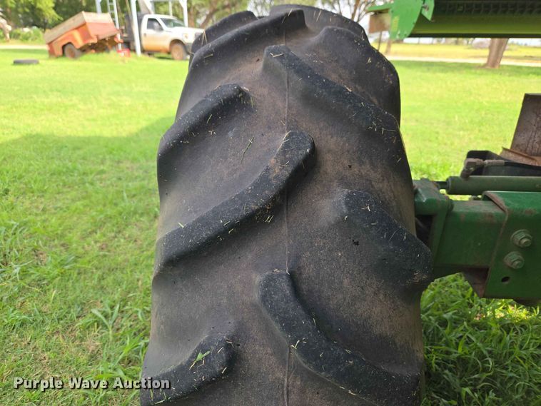 image for item EW8508 1994 John Deere 9600 combine