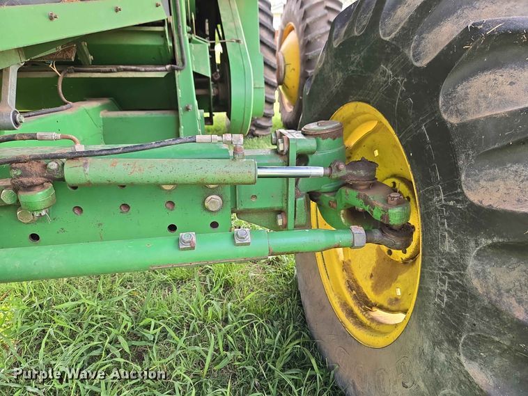 image for item EW8508 1994 John Deere 9600 combine