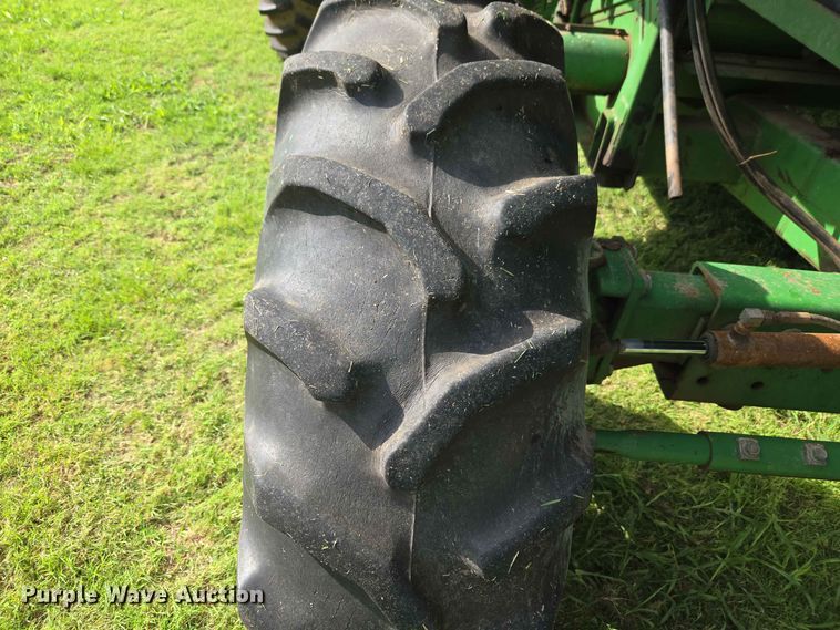 image for item EW8508 1994 John Deere 9600 combine
