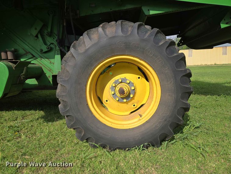 image for item EW8508 1994 John Deere 9600 combine