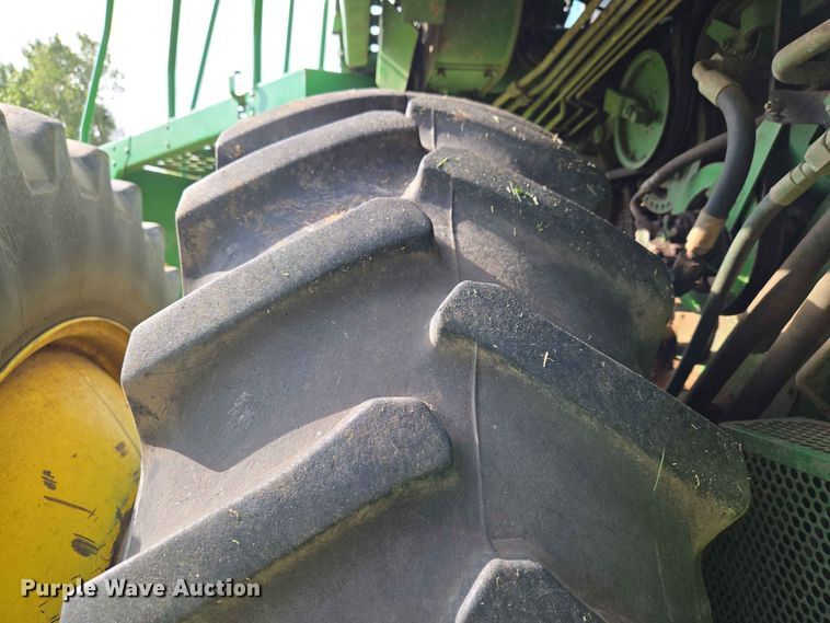 image for item EW8508 1994 John Deere 9600 combine