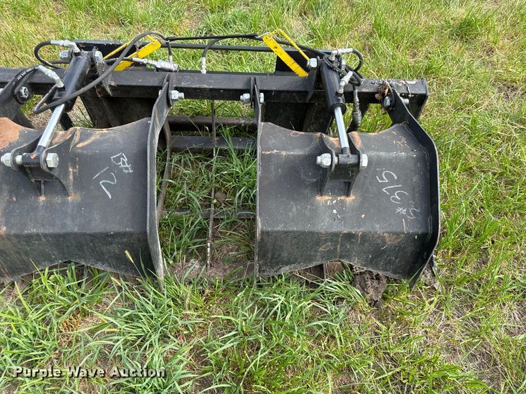 image for item EX2073 Skid steer grapple bucket