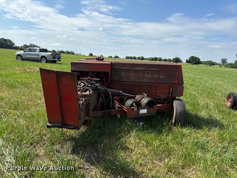 image for item EX2080 New Holland Hayliner 310 small square baler