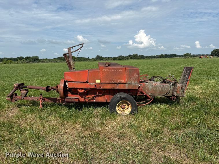 image for item EX2080 New Holland Hayliner 310 small square baler