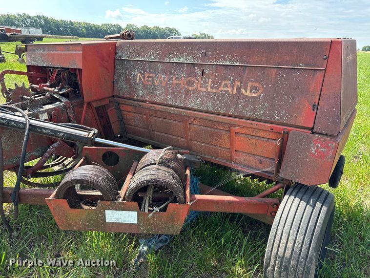 image for item EX2080 New Holland Hayliner 310 small square baler