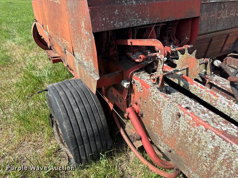 image for item EX2080 New Holland Hayliner 310 small square baler