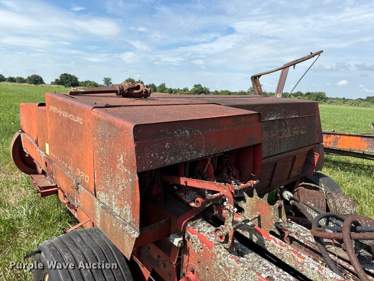 image for item EX2080 New Holland Hayliner 310 small square baler