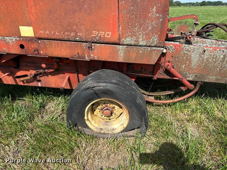 image for item EX2080 New Holland Hayliner 310 small square baler