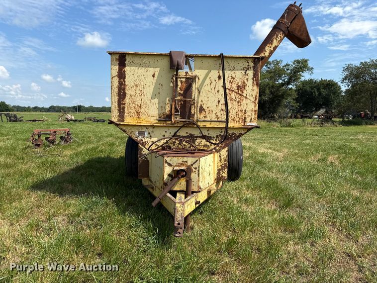 image for item EX2082 Big 12 K-12 grain cart