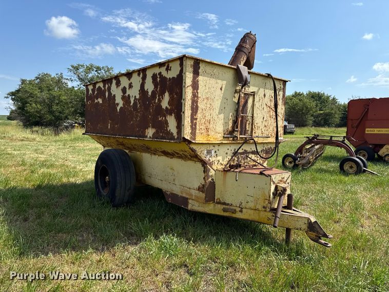 image for item EX2082 Big 12 K-12 grain cart