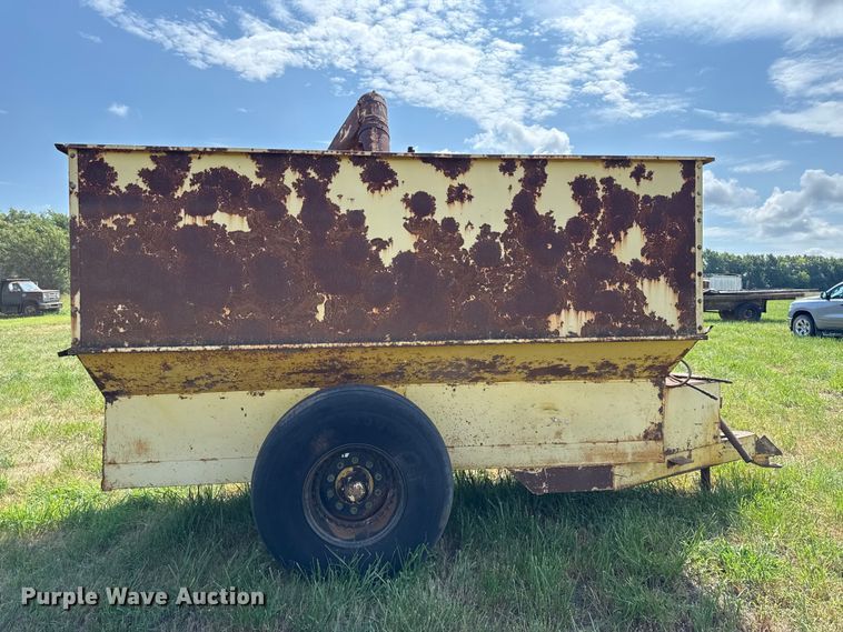 image for item EX2082 Big 12 K-12 grain cart