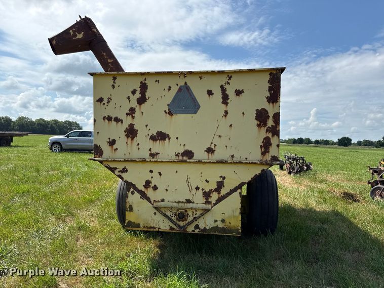 image for item EX2082 Big 12 K-12 grain cart