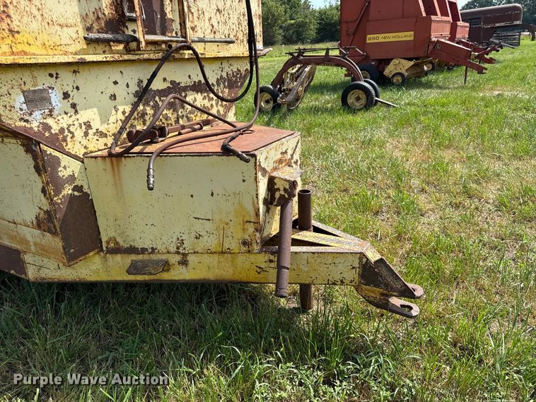 image for item EX2082 Big 12 K-12 grain cart