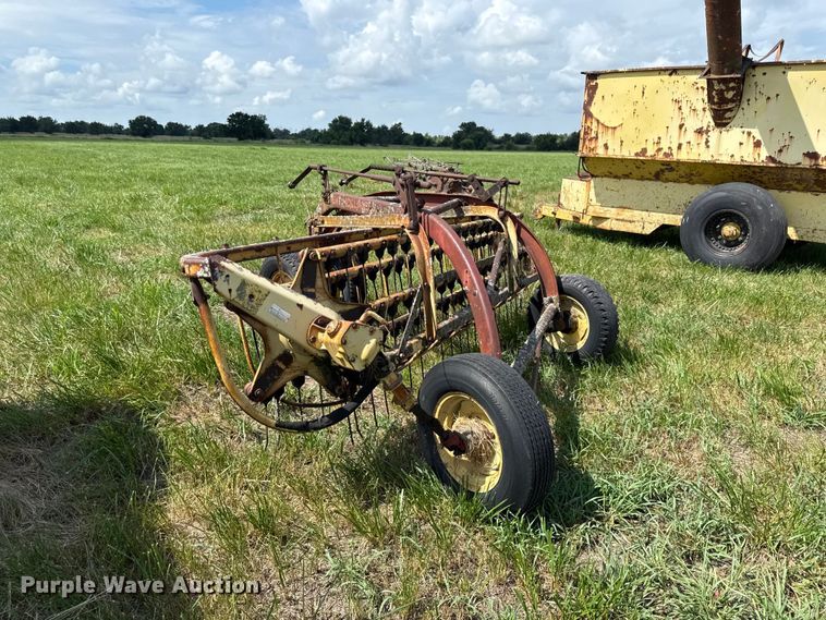 image for item EX2083 New Holland 259  hay rake