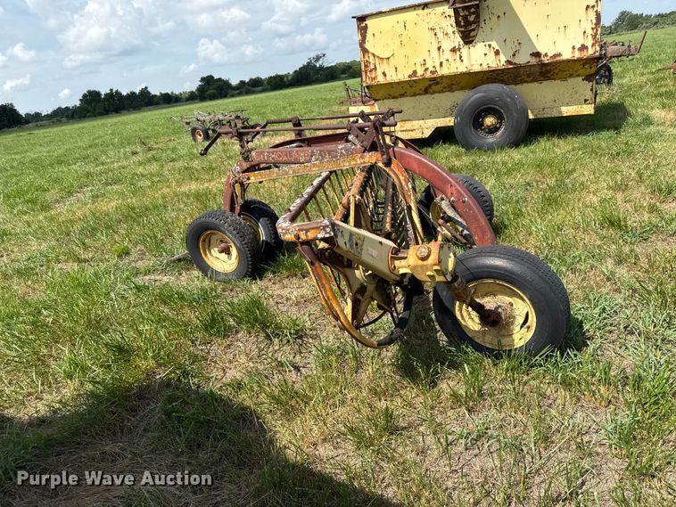image for item EX2083 New Holland 259  hay rake