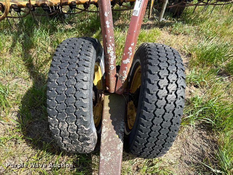 image for item EX2083 New Holland 259  hay rake