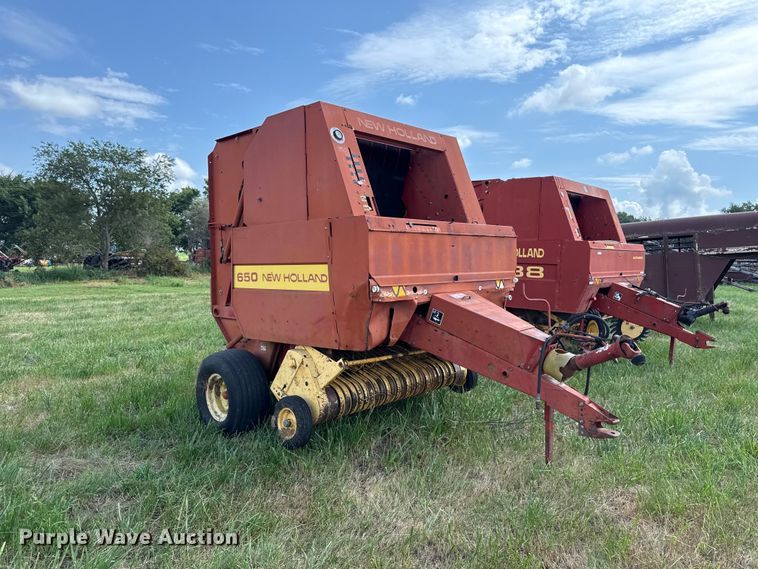 image for item EX2084 New Holland 650 round baler