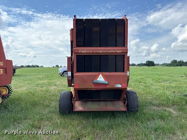 image for item EX2084 New Holland 650 round baler