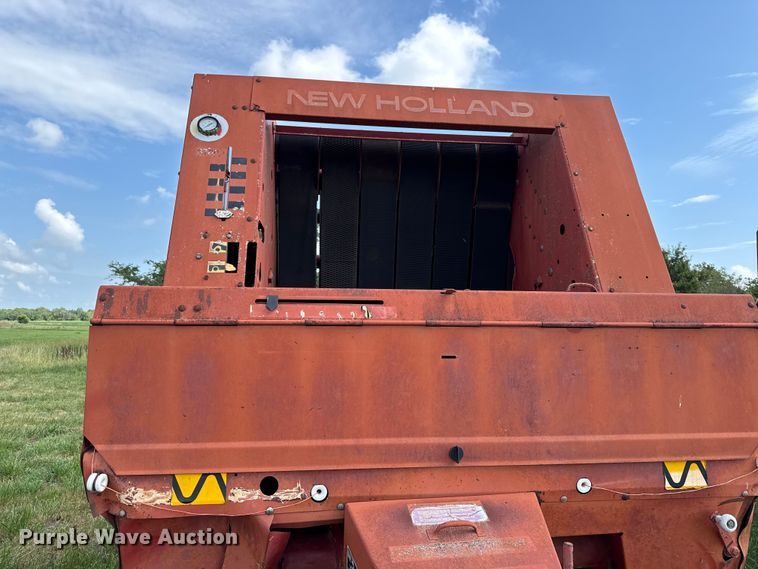 image for item EX2084 New Holland 650 round baler