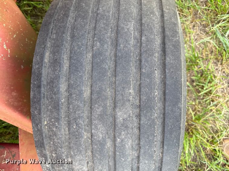 image for item EX2084 New Holland 650 round baler