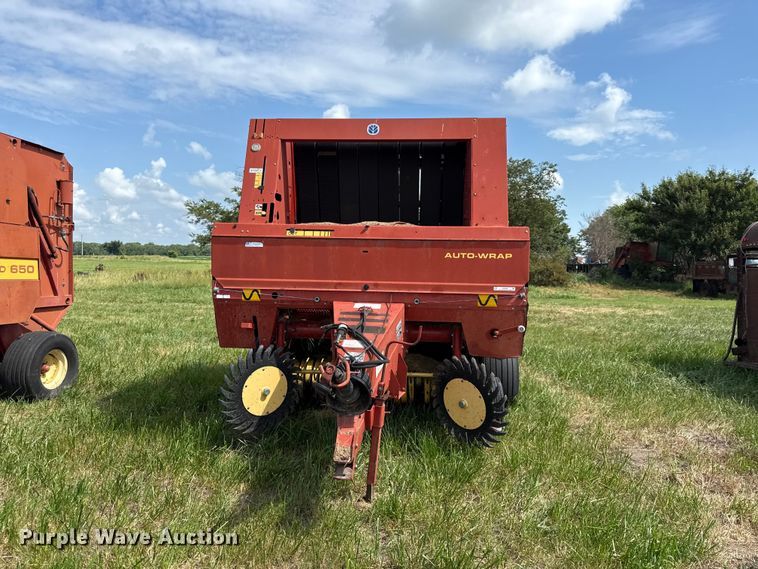 image for item EX2085 New Holland 688 round baler
