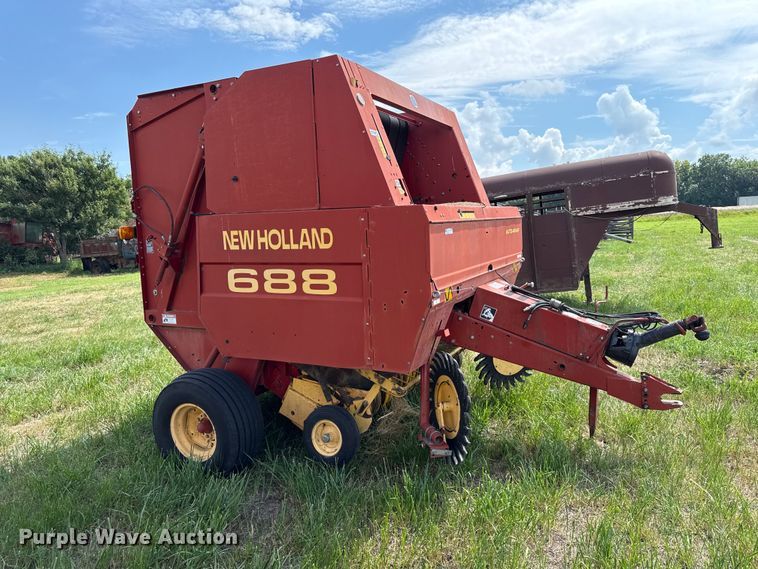image for item EX2085 New Holland 688 round baler