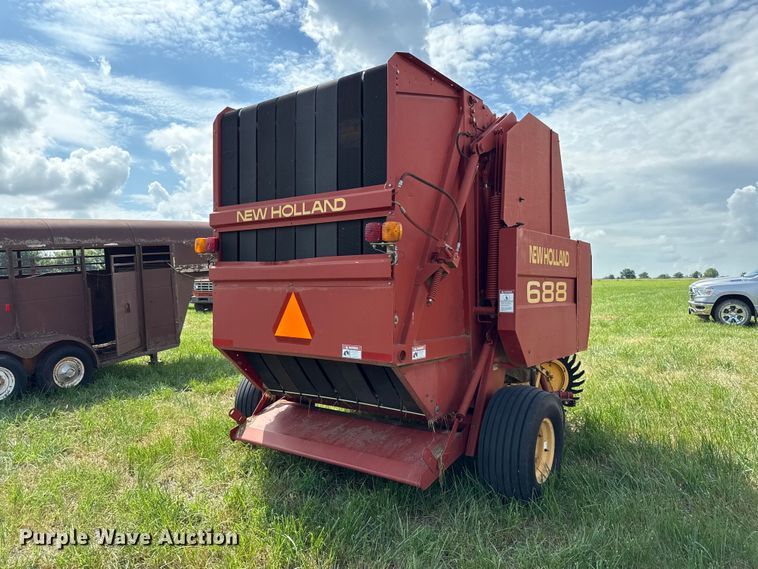 image for item EX2085 New Holland 688 round baler