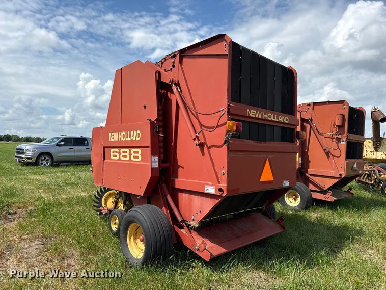 image for item EX2085 New Holland 688 round baler