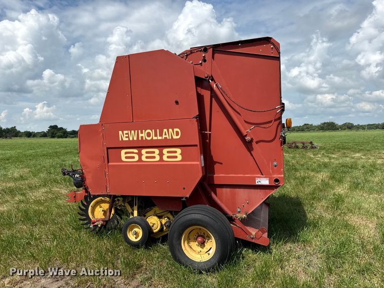 image for item EX2085 New Holland 688 round baler