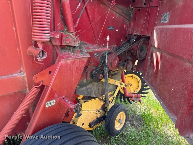 image for item EX2085 New Holland 688 round baler