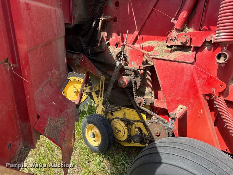 image for item EX2085 New Holland 688 round baler