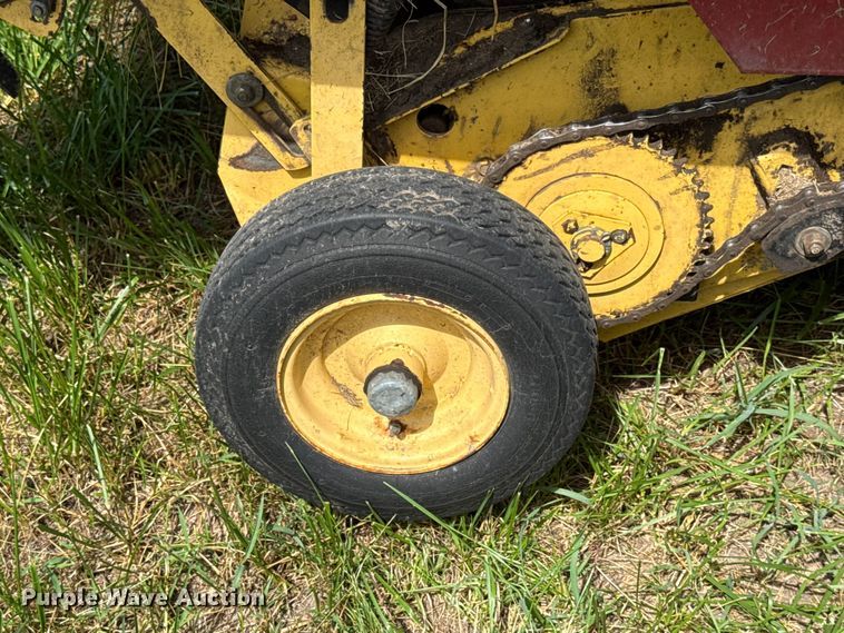 image for item EX2085 New Holland 688 round baler