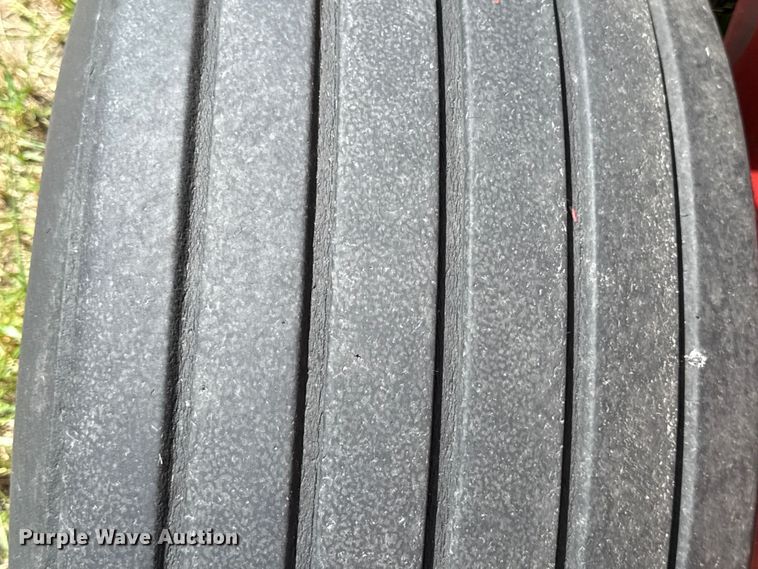 image for item EX2085 New Holland 688 round baler