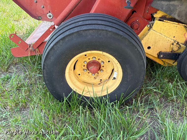 image for item EX2085 New Holland 688 round baler