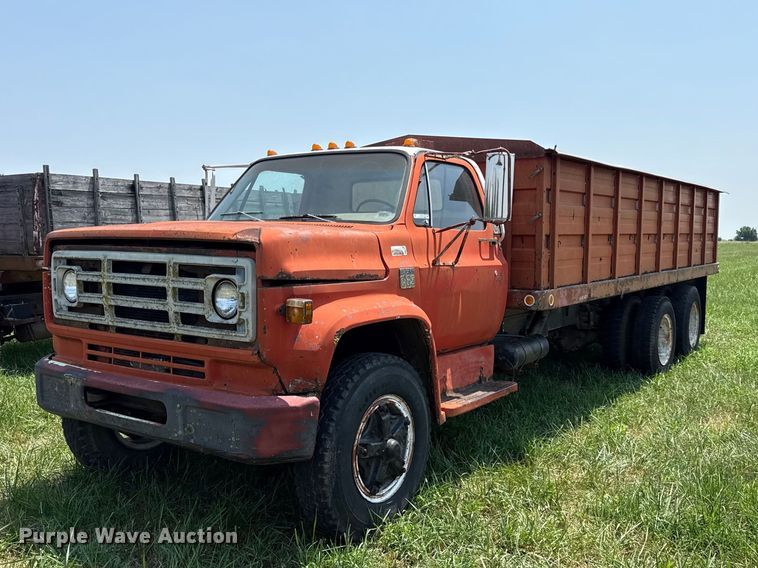 1974 Chevrolet C65 grain truck
