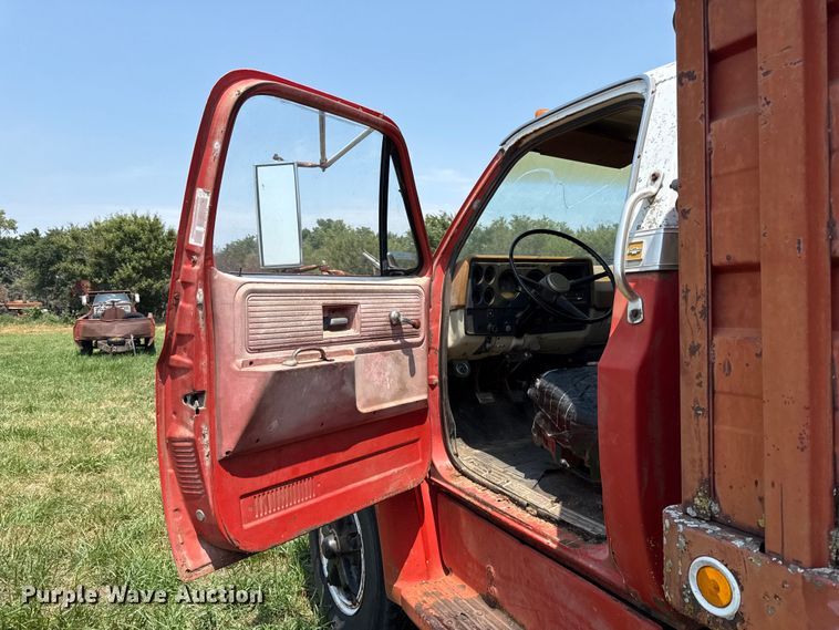 image for item EX2096 1974 Chevrolet C65 grain truck