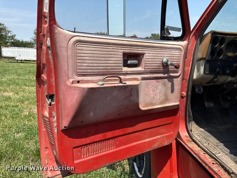 image for item EX2096 1974 Chevrolet C65 grain truck