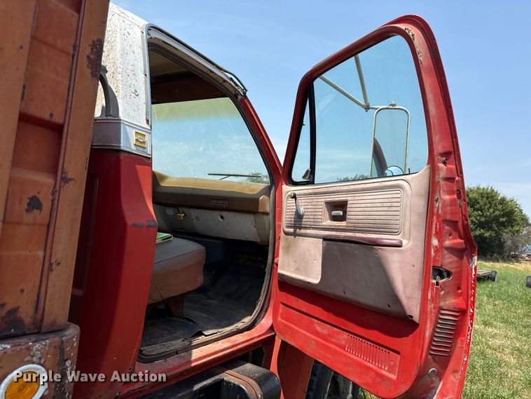 image for item EX2096 1974 Chevrolet C65 grain truck