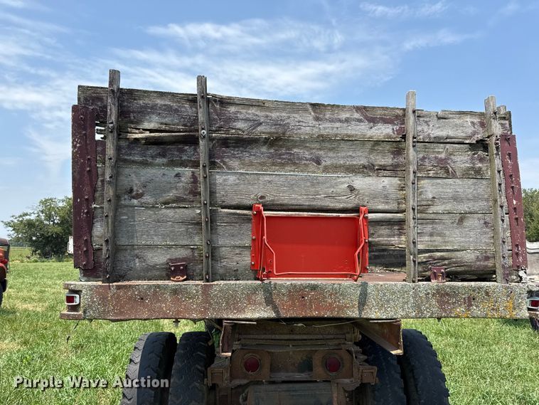 image for item EX2097 1979 International Cargostar 1850B grain truck