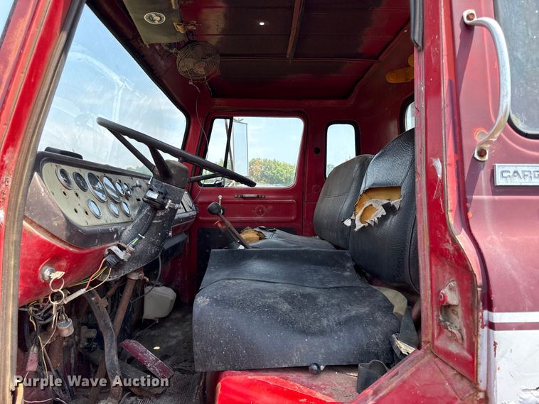 image for item EX2097 1979 International Cargostar 1850B grain truck