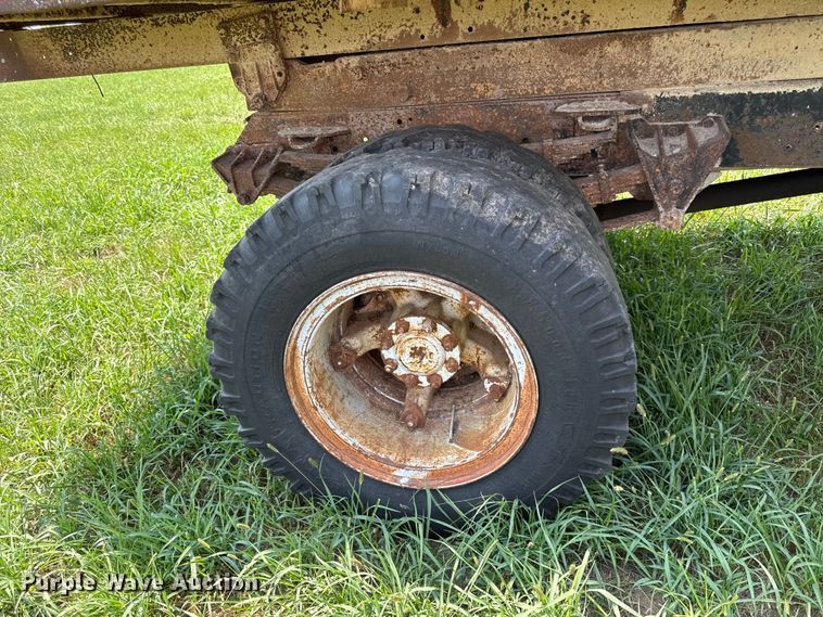 image for item EX2097 1979 International Cargostar 1850B grain truck