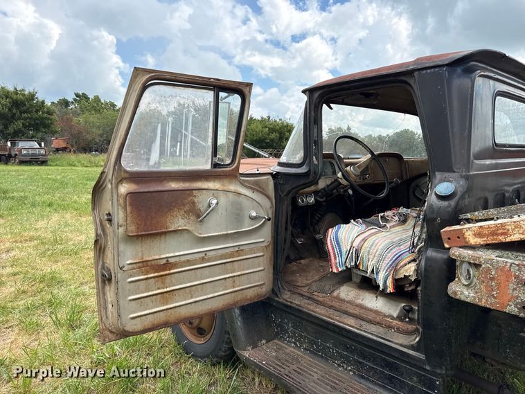 image for item EX2098 1964 Chevrolet C60 grain truck