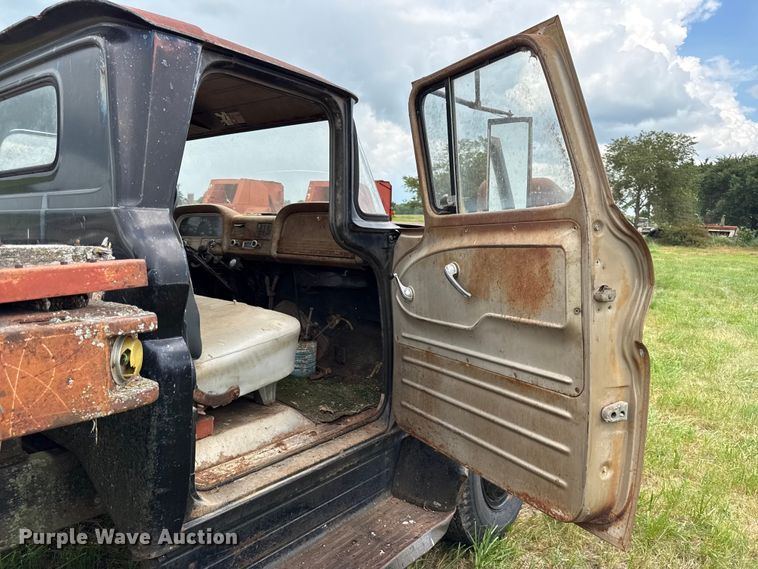 image for item EX2098 1964 Chevrolet C60 grain truck