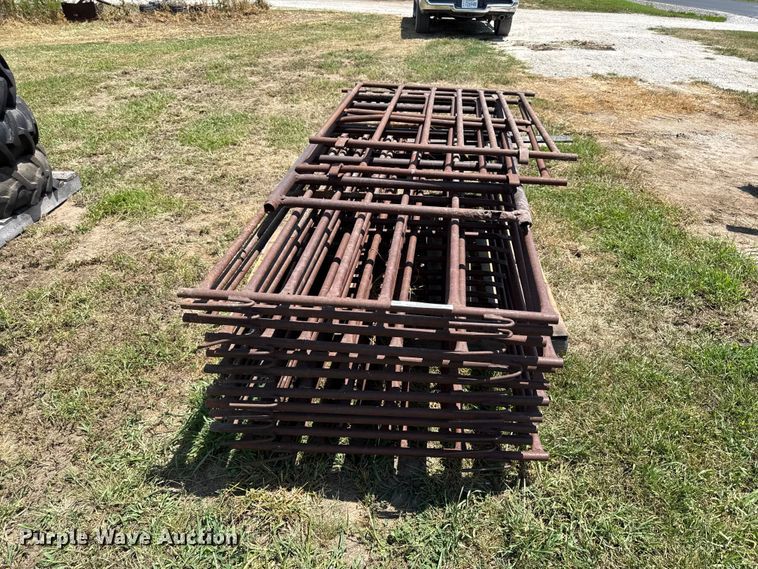 image for item EX2105 (11) livestock panels
