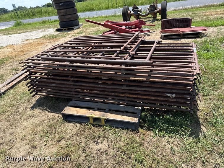 image for item EX2105 (11) livestock panels