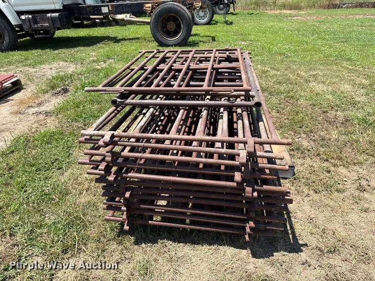 image for item EX2105 (11) livestock panels