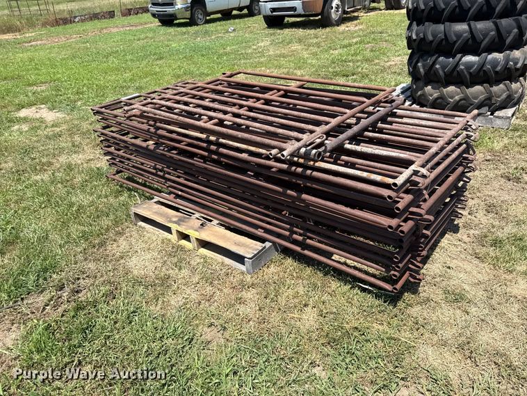 image for item EX2105 (11) livestock panels