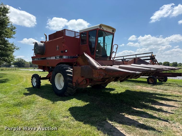 image for item EX2109 1982 International Harvester 1460 combine