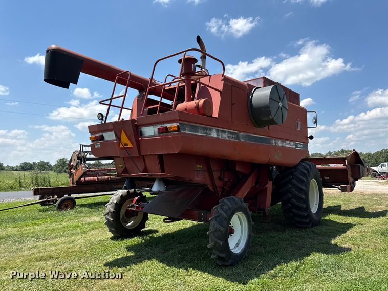 image for item EX2109 1982 International Harvester 1460 combine